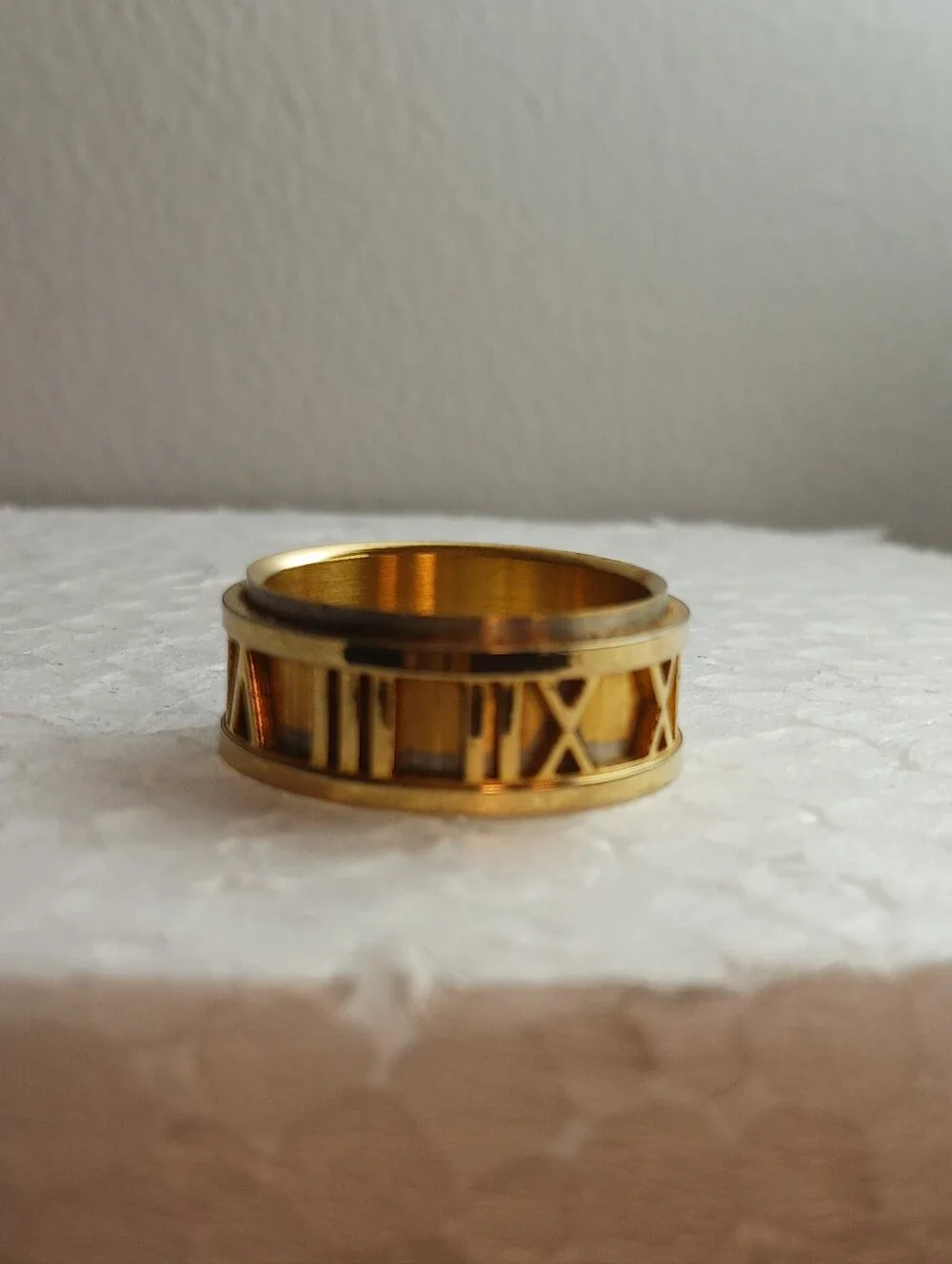 Gold Tone Stainless Steel Roman Numeral Band Ring Mens Sz 9.75
